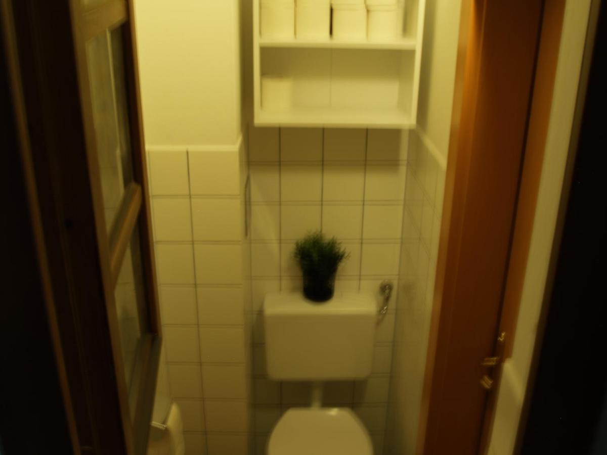 Lg Tiny Apartment Korneuburg Exterior photo
