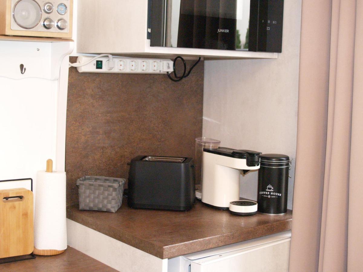 Lg Tiny Apartment Korneuburg Exterior photo